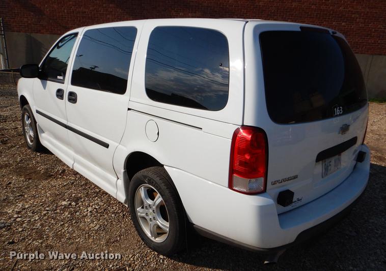 image for item FT9500 2008 Chevrolet Uplander El Dorado National handicap accessible van