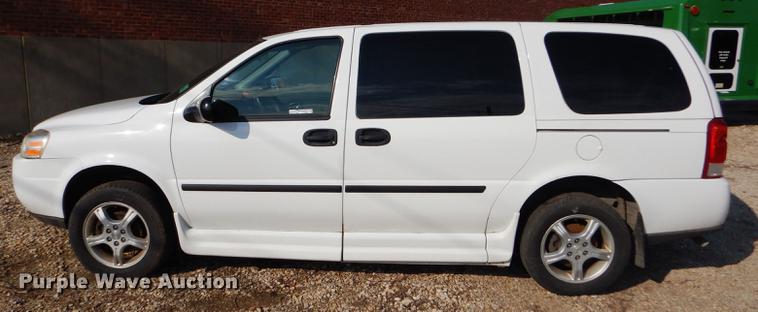 image for item FT9500 2008 Chevrolet Uplander El Dorado National handicap accessible van
