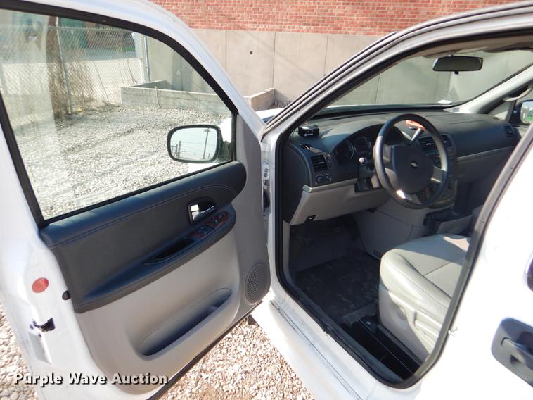 image for item FT9500 2008 Chevrolet Uplander El Dorado National handicap accessible van