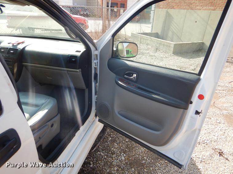 image for item FT9500 2008 Chevrolet Uplander El Dorado National handicap accessible van