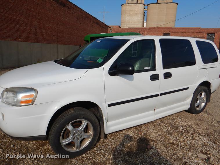 image for item FT9500 2008 Chevrolet Uplander El Dorado National handicap accessible van