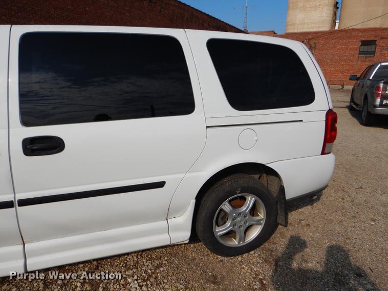 image for item FT9500 2008 Chevrolet Uplander El Dorado National handicap accessible van