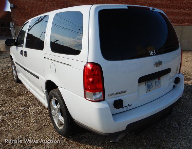 image for item FT9500 2008 Chevrolet Uplander El Dorado National handicap accessible van