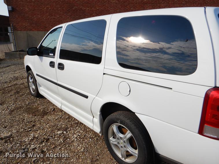 image for item FT9500 2008 Chevrolet Uplander El Dorado National handicap accessible van