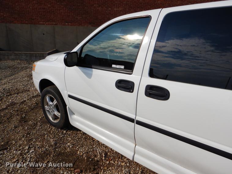 image for item FT9500 2008 Chevrolet Uplander El Dorado National handicap accessible van