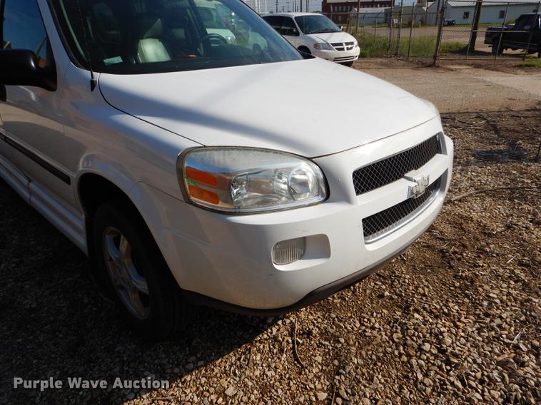 image for item FT9500 2008 Chevrolet Uplander El Dorado National handicap accessible van