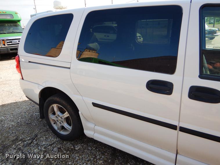 image for item FT9500 2008 Chevrolet Uplander El Dorado National handicap accessible van