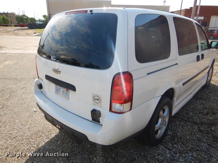 image for item FT9500 2008 Chevrolet Uplander El Dorado National handicap accessible van