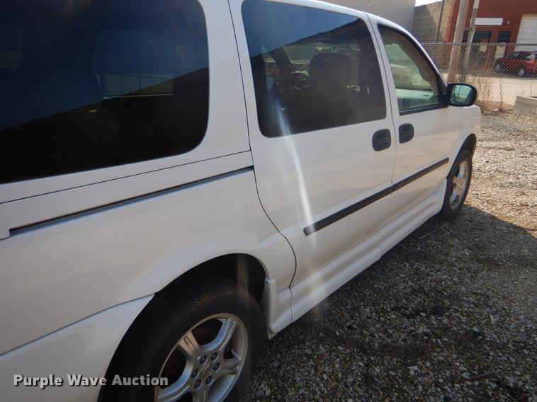 image for item FT9500 2008 Chevrolet Uplander El Dorado National handicap accessible van