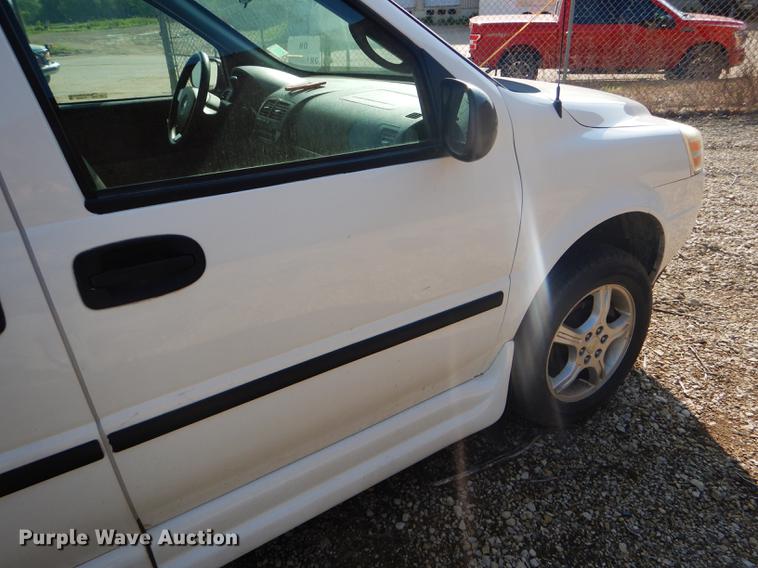 image for item FT9500 2008 Chevrolet Uplander El Dorado National handicap accessible van