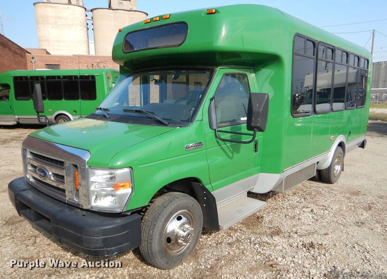 image for item FT9501 2011 Ford Econoline E450 shuttle bus