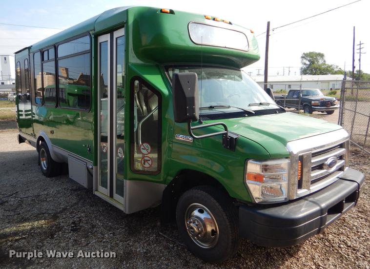image for item FT9501 2011 Ford Econoline E450 shuttle bus