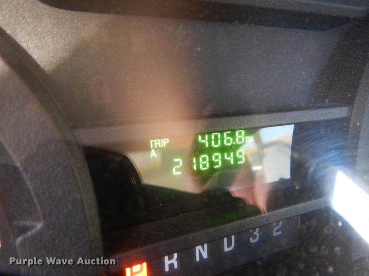 image for item FT9501 2011 Ford Econoline E450 shuttle bus