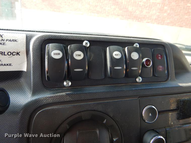 image for item FT9501 2011 Ford Econoline E450 shuttle bus