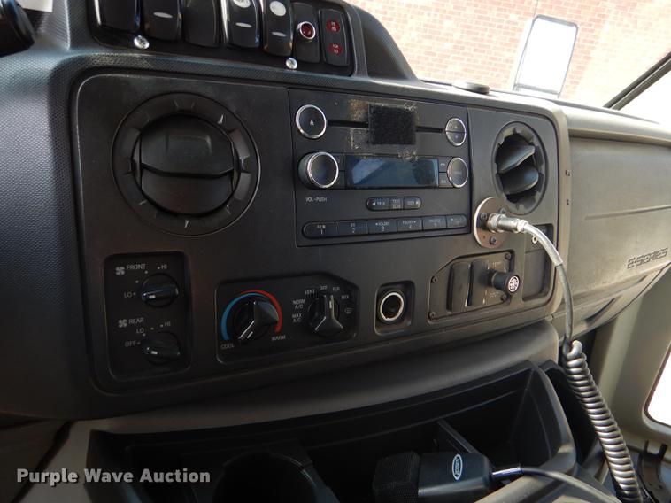 image for item FT9501 2011 Ford Econoline E450 shuttle bus