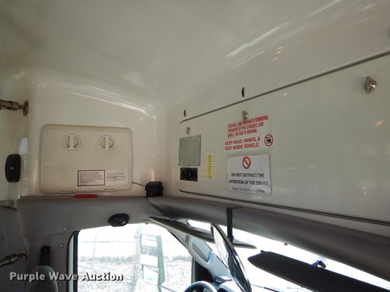 image for item FT9501 2011 Ford Econoline E450 shuttle bus