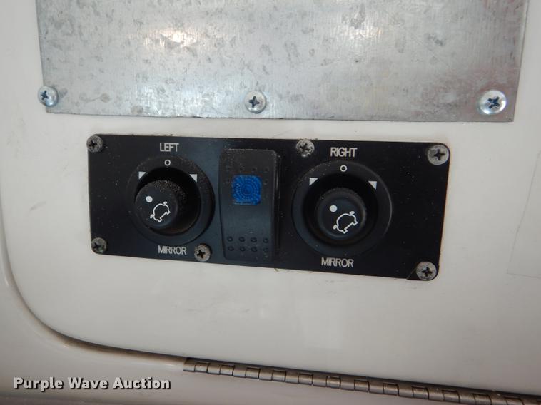 image for item FT9501 2011 Ford Econoline E450 shuttle bus