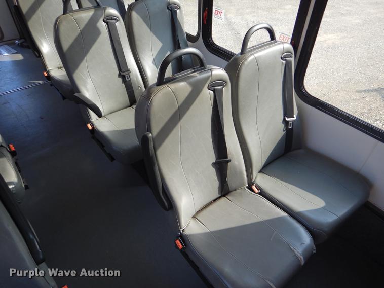 image for item FT9501 2011 Ford Econoline E450 shuttle bus