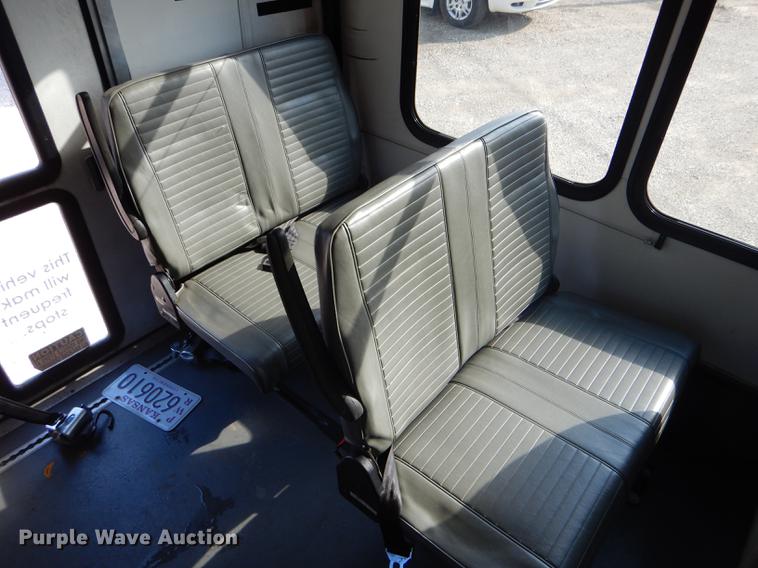 image for item FT9501 2011 Ford Econoline E450 shuttle bus
