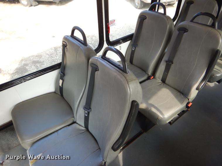 image for item FT9501 2011 Ford Econoline E450 shuttle bus