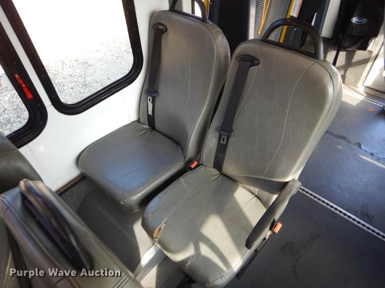 image for item FT9501 2011 Ford Econoline E450 shuttle bus