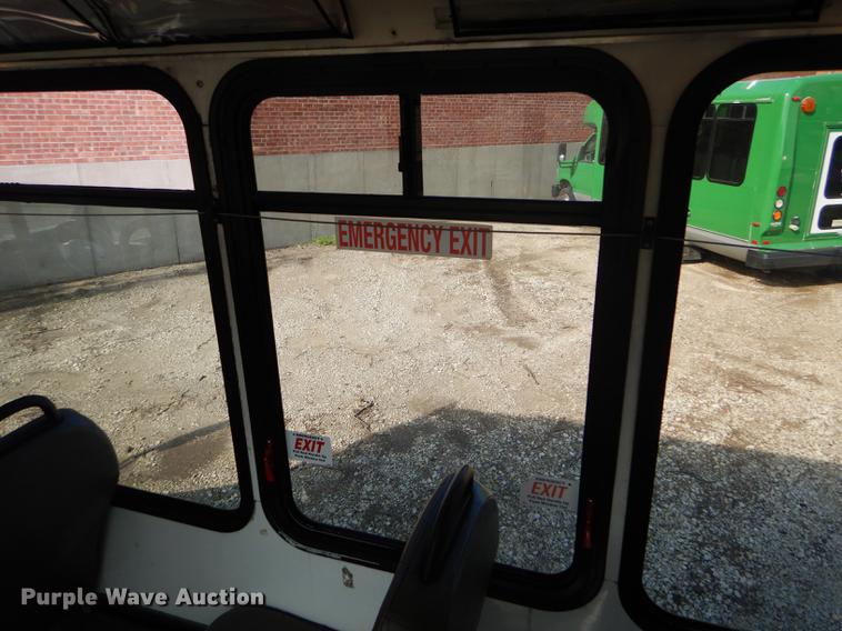 image for item FT9501 2011 Ford Econoline E450 shuttle bus