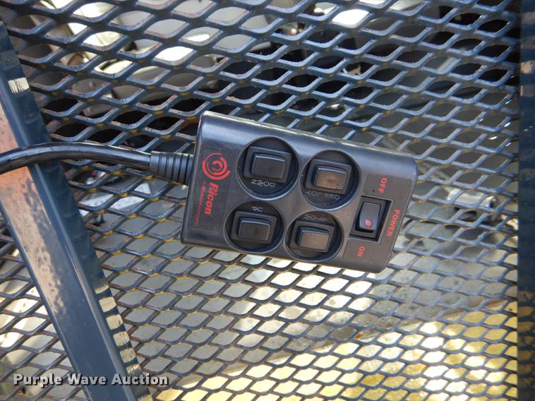 image for item FT9501 2011 Ford Econoline E450 shuttle bus