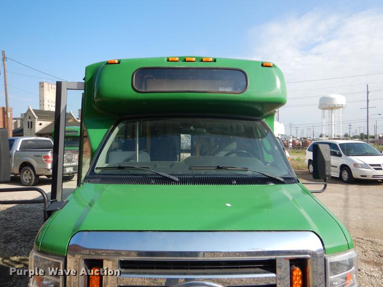 image for item FT9501 2011 Ford Econoline E450 shuttle bus