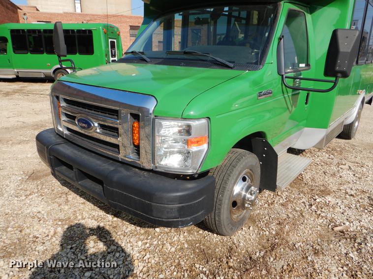 image for item FT9501 2011 Ford Econoline E450 shuttle bus