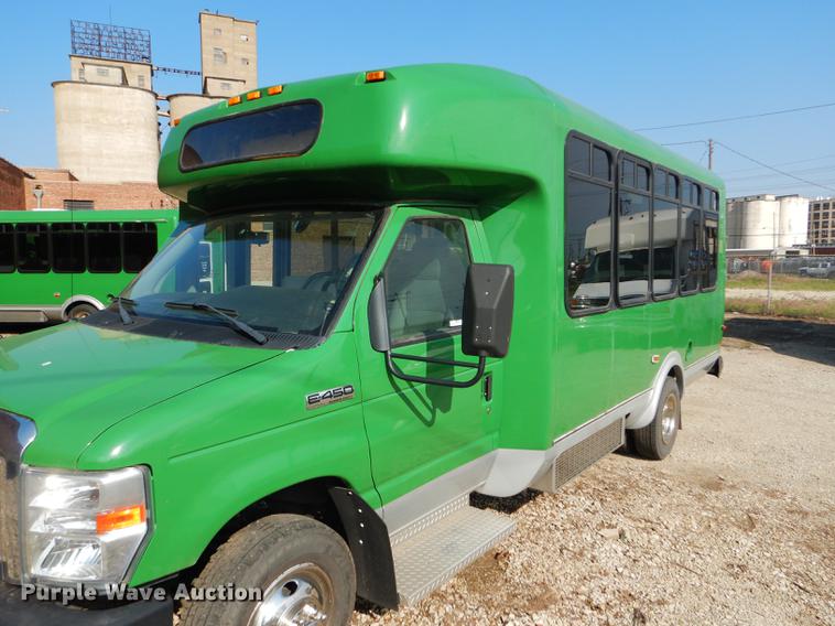 image for item FT9501 2011 Ford Econoline E450 shuttle bus