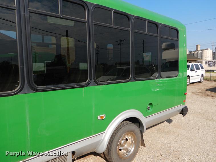 image for item FT9501 2011 Ford Econoline E450 shuttle bus