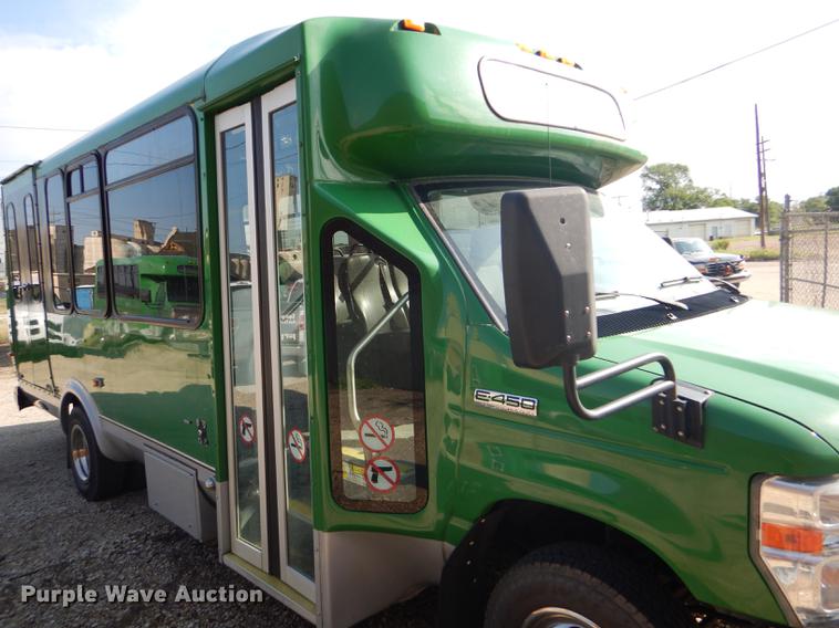 image for item FT9501 2011 Ford Econoline E450 shuttle bus