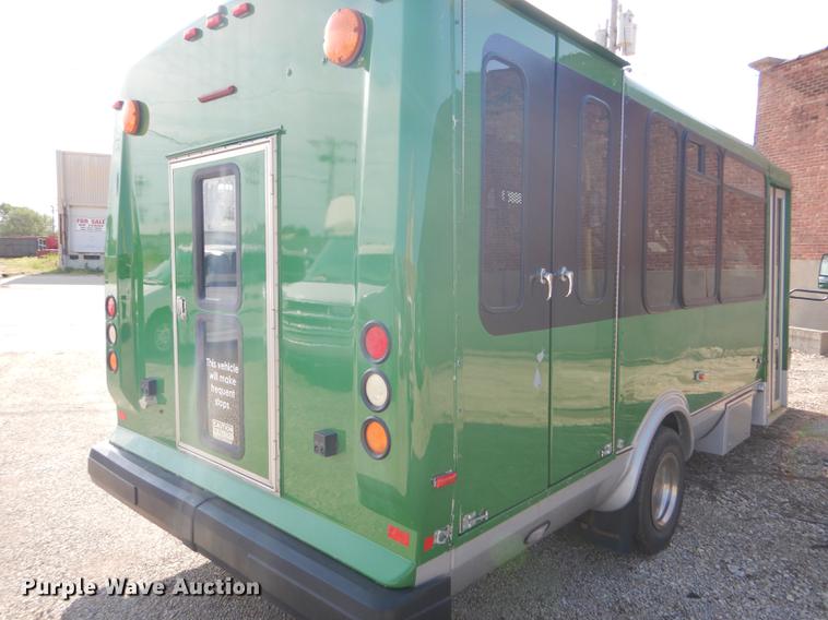 image for item FT9501 2011 Ford Econoline E450 shuttle bus