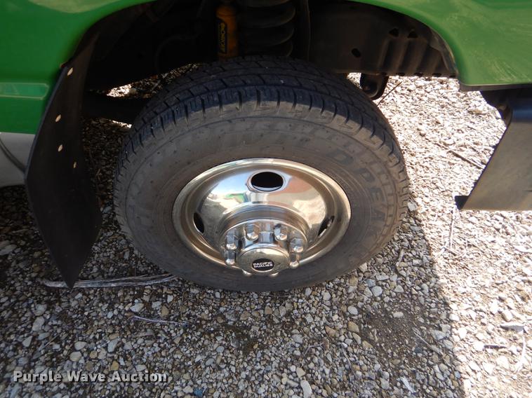 image for item FT9501 2011 Ford Econoline E450 shuttle bus