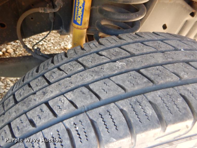 image for item FT9501 2011 Ford Econoline E450 shuttle bus