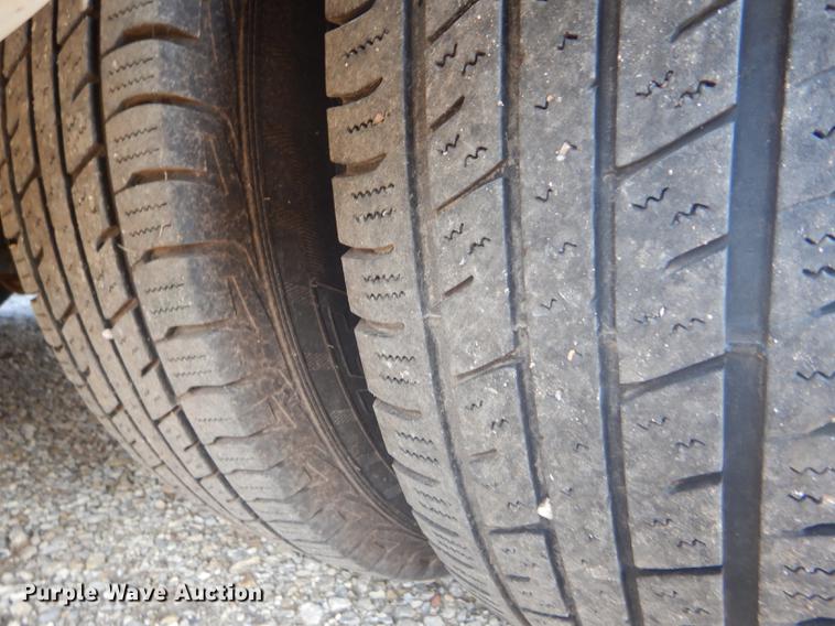 image for item FT9501 2011 Ford Econoline E450 shuttle bus