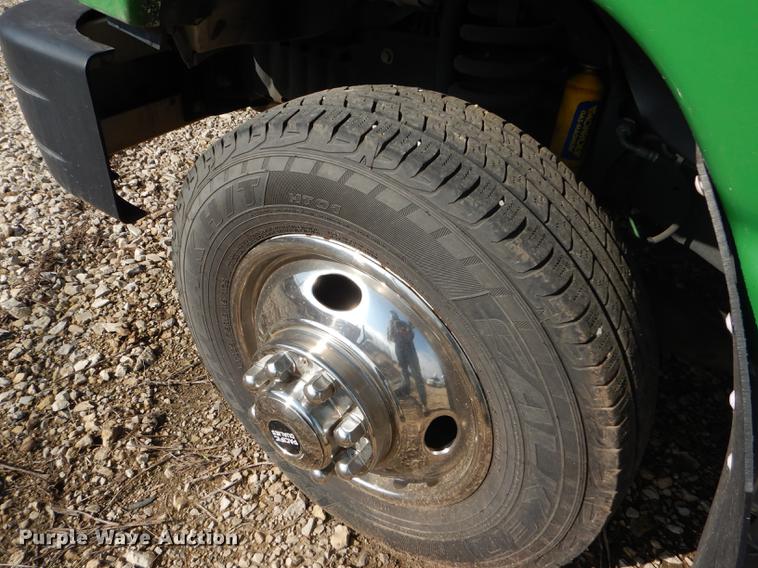 image for item FT9501 2011 Ford Econoline E450 shuttle bus