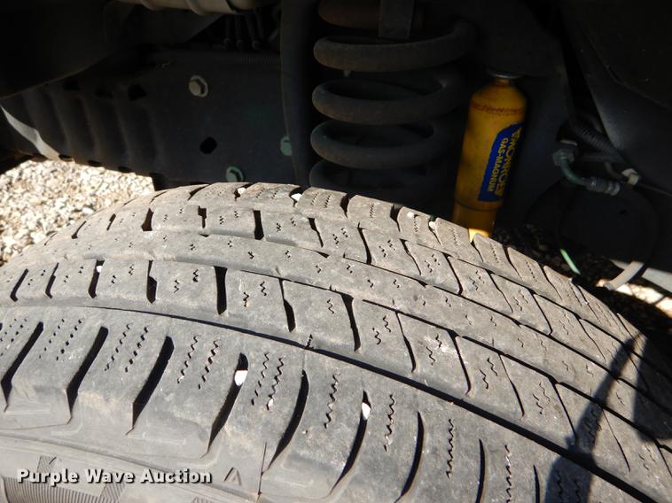 image for item FT9501 2011 Ford Econoline E450 shuttle bus