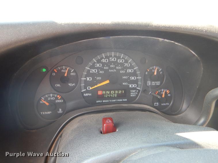 image for item FT9502 2001 Chevrolet Express 3500 Goshen Coach shuttle bus