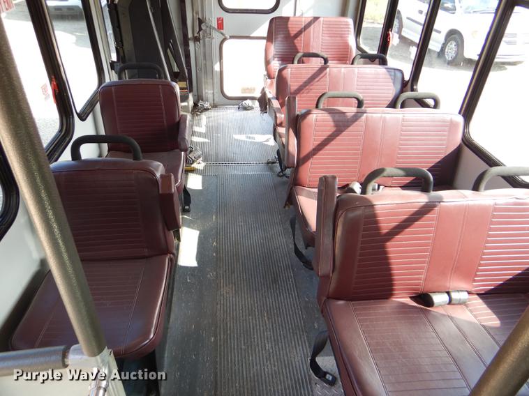 image for item FT9502 2001 Chevrolet Express 3500 Goshen Coach shuttle bus