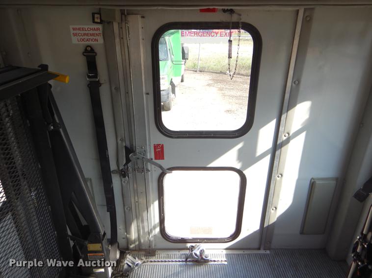 image for item FT9502 2001 Chevrolet Express 3500 Goshen Coach shuttle bus