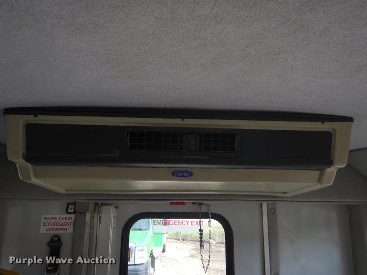 image for item FT9502 2001 Chevrolet Express 3500 Goshen Coach shuttle bus