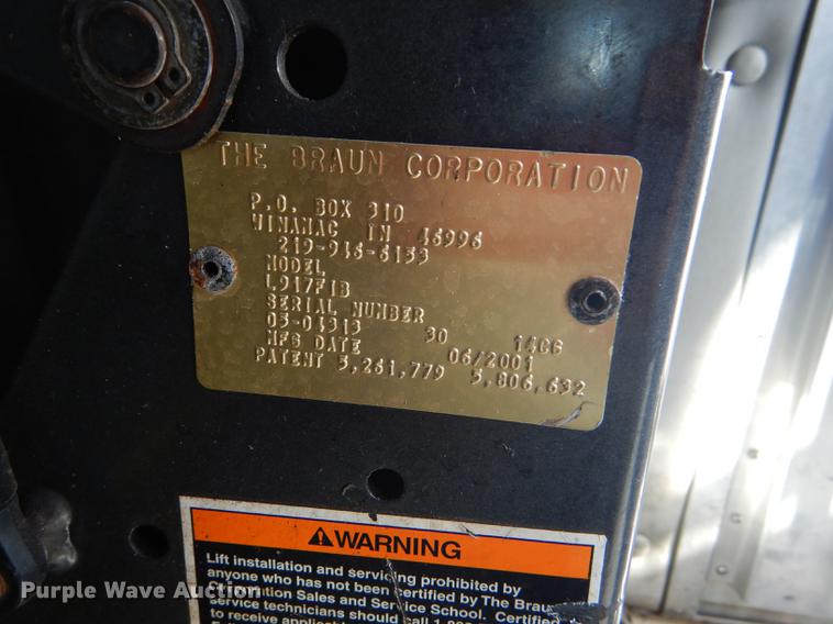 image for item FT9502 2001 Chevrolet Express 3500 Goshen Coach shuttle bus