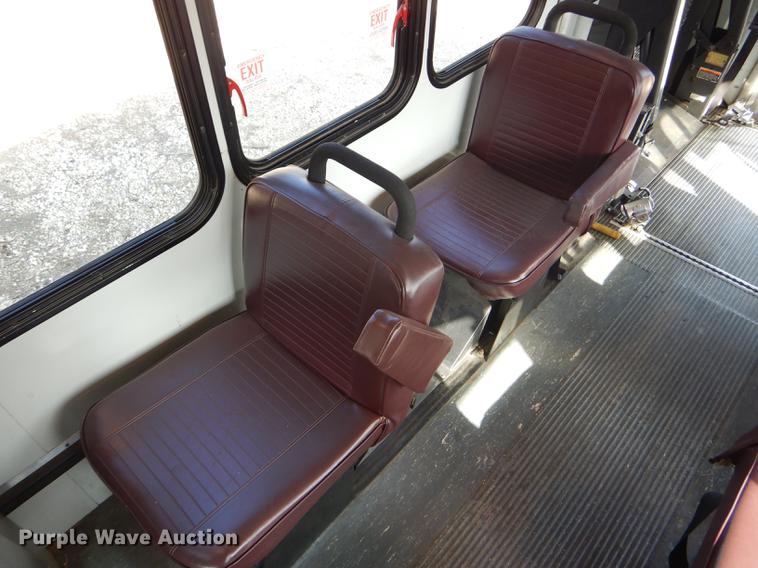 image for item FT9502 2001 Chevrolet Express 3500 Goshen Coach shuttle bus