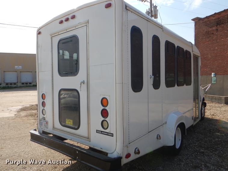 image for item FT9502 2001 Chevrolet Express 3500 Goshen Coach shuttle bus