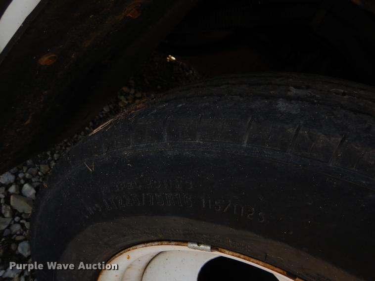 image for item FT9502 2001 Chevrolet Express 3500 Goshen Coach shuttle bus