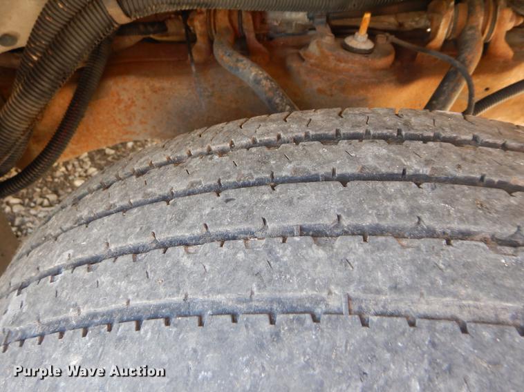 image for item FT9502 2001 Chevrolet Express 3500 Goshen Coach shuttle bus