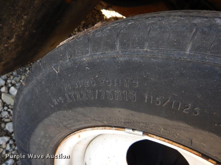 image for item FT9502 2001 Chevrolet Express 3500 Goshen Coach shuttle bus