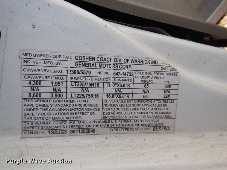 image for item FT9502 2001 Chevrolet Express 3500 Goshen Coach shuttle bus