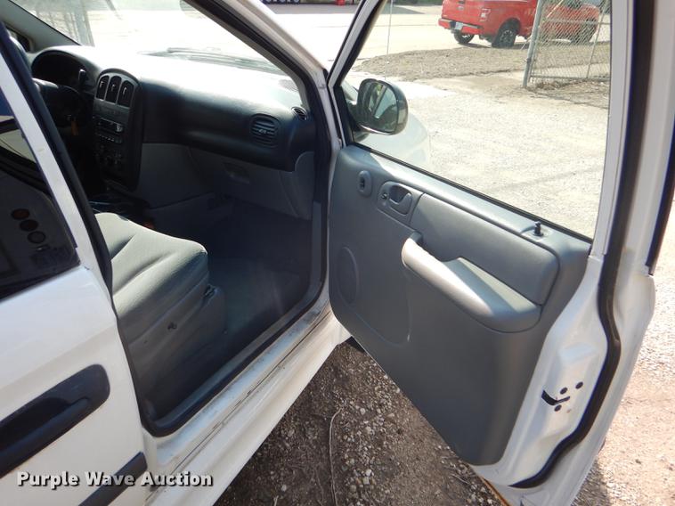 image for item FT9503 2005 Dodge Grand Caravan Eclipse handicap accessible van